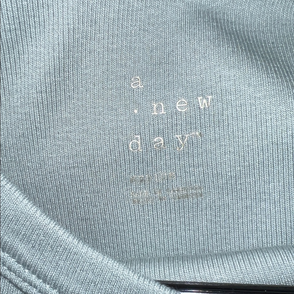 M High Neck Tank - Picture 3 of 3